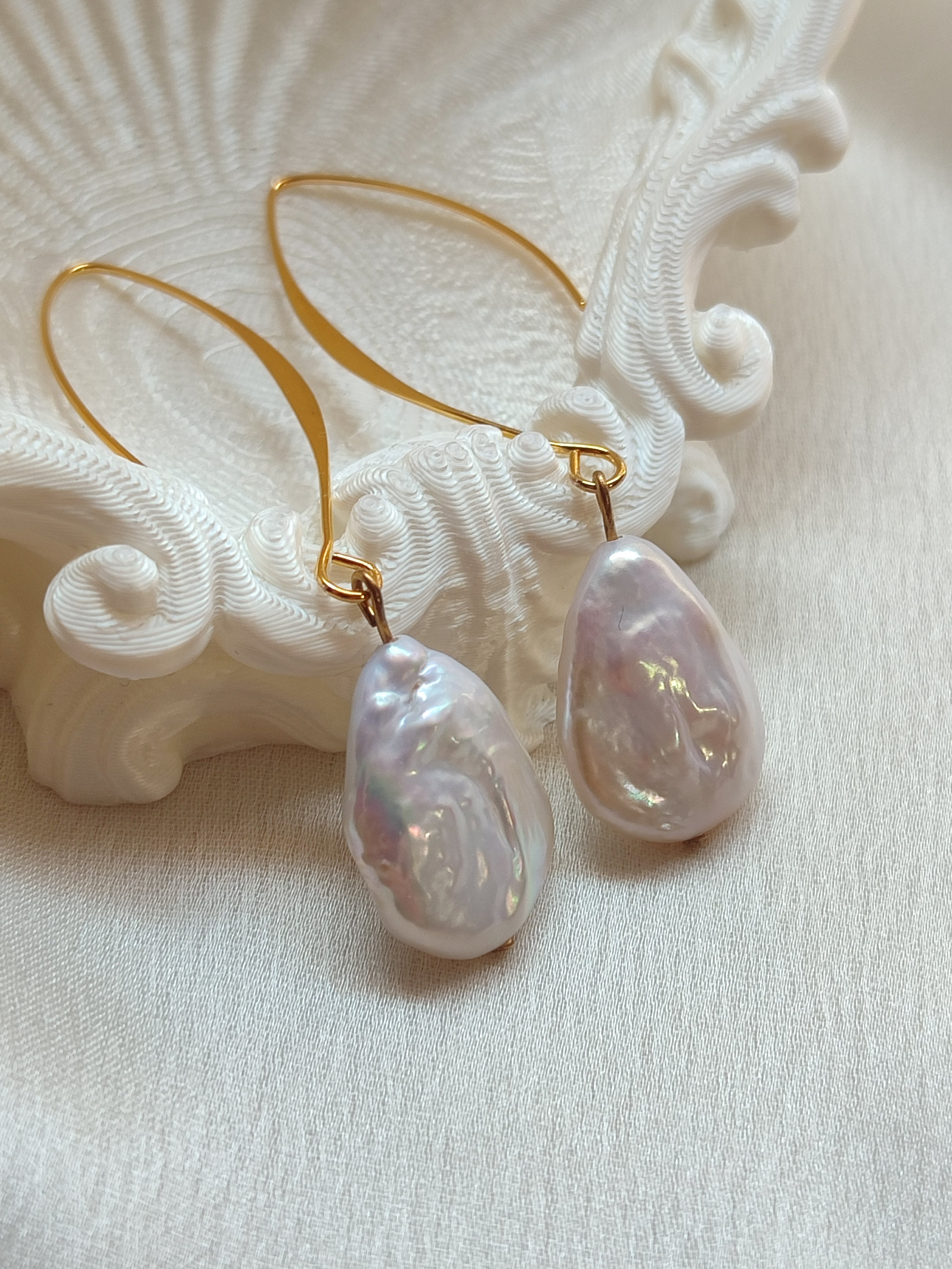 Leuke Earrings
