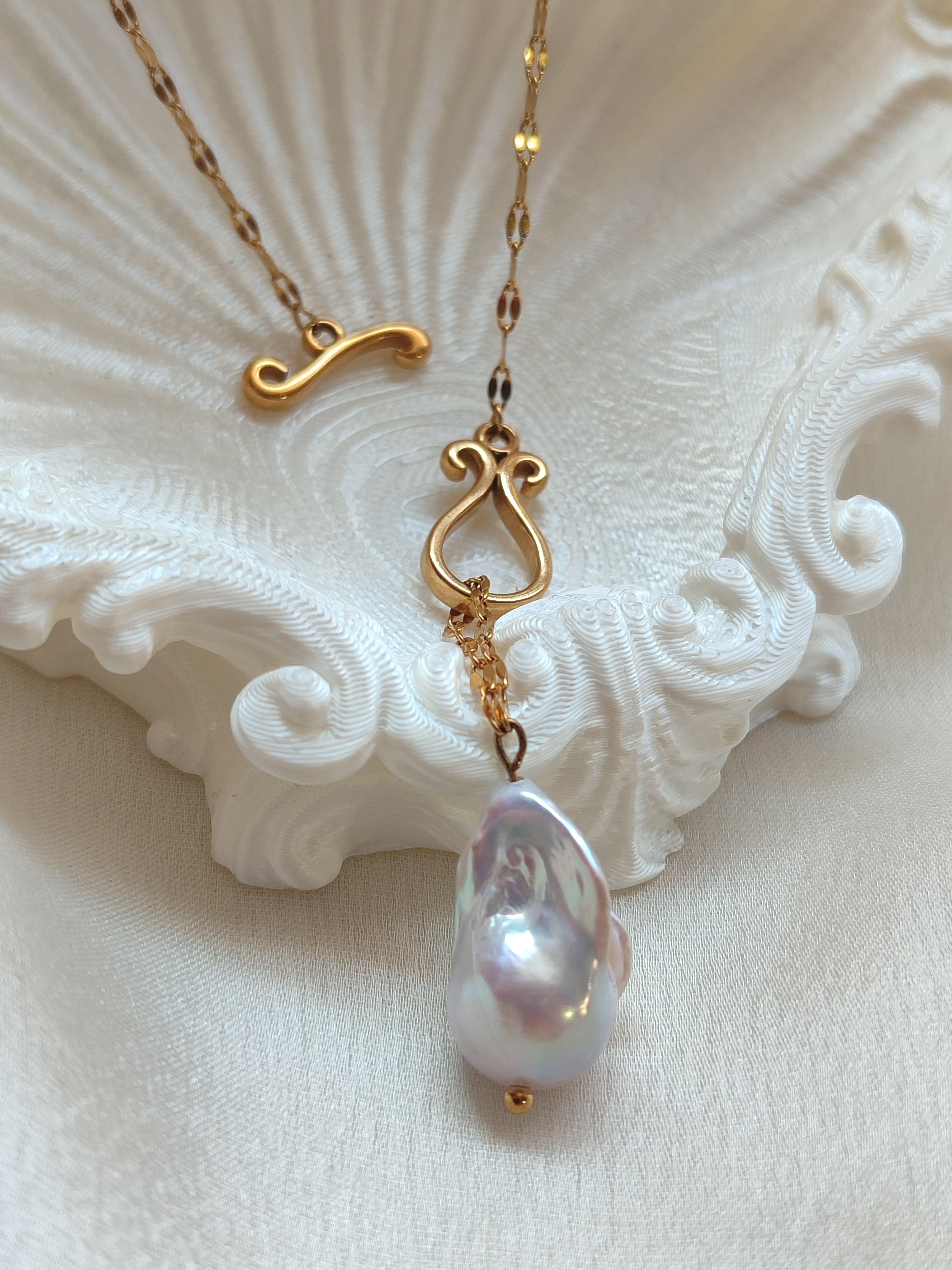 Aiglē Necklace
