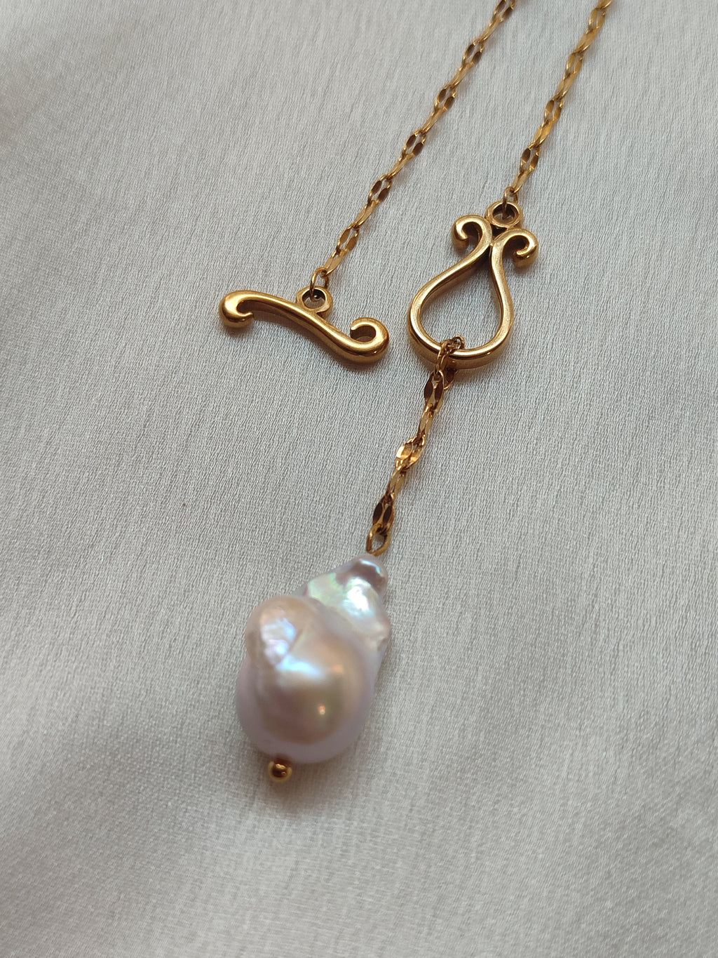Aiglē Necklace