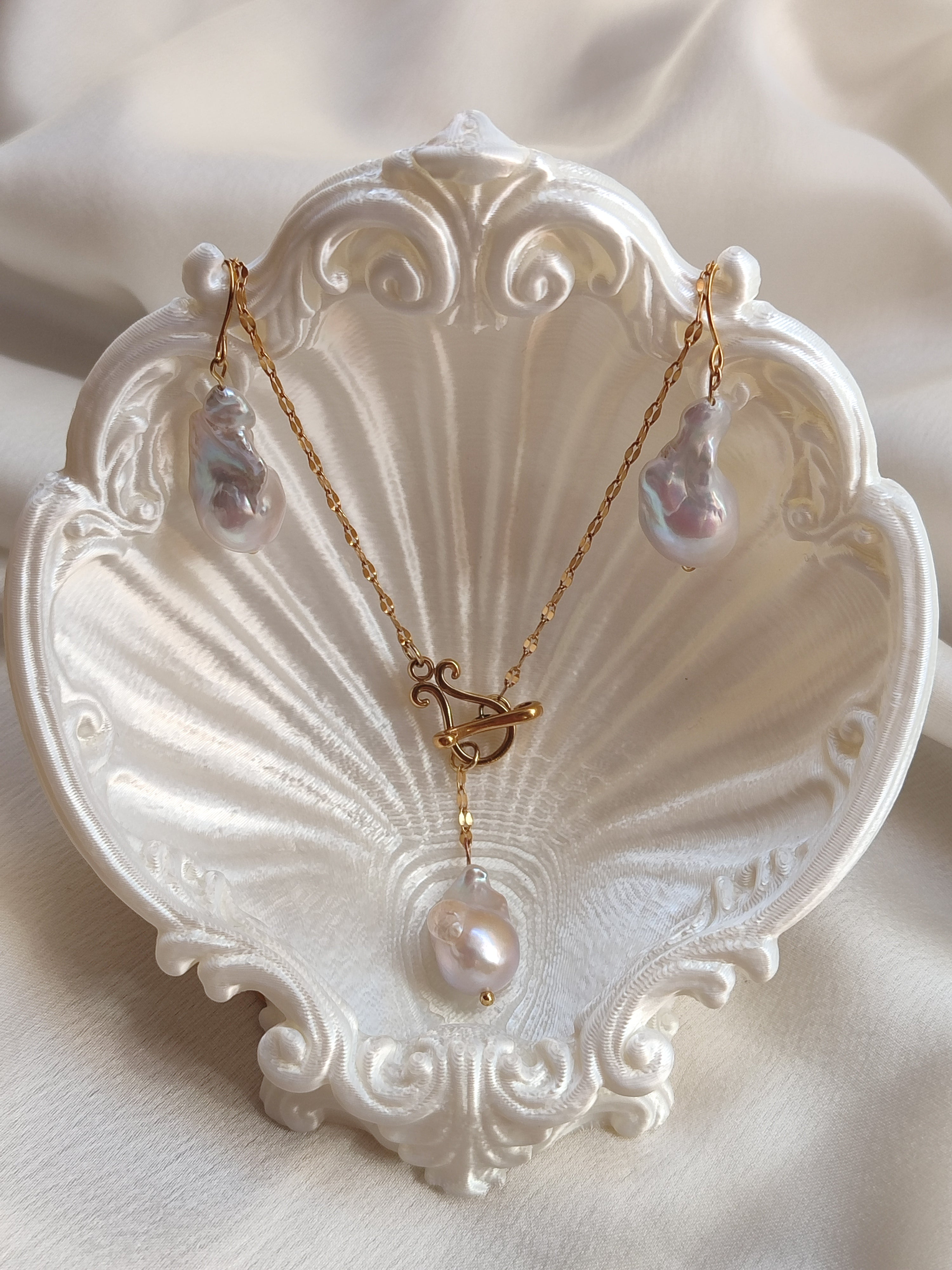 Aiglē Earrings