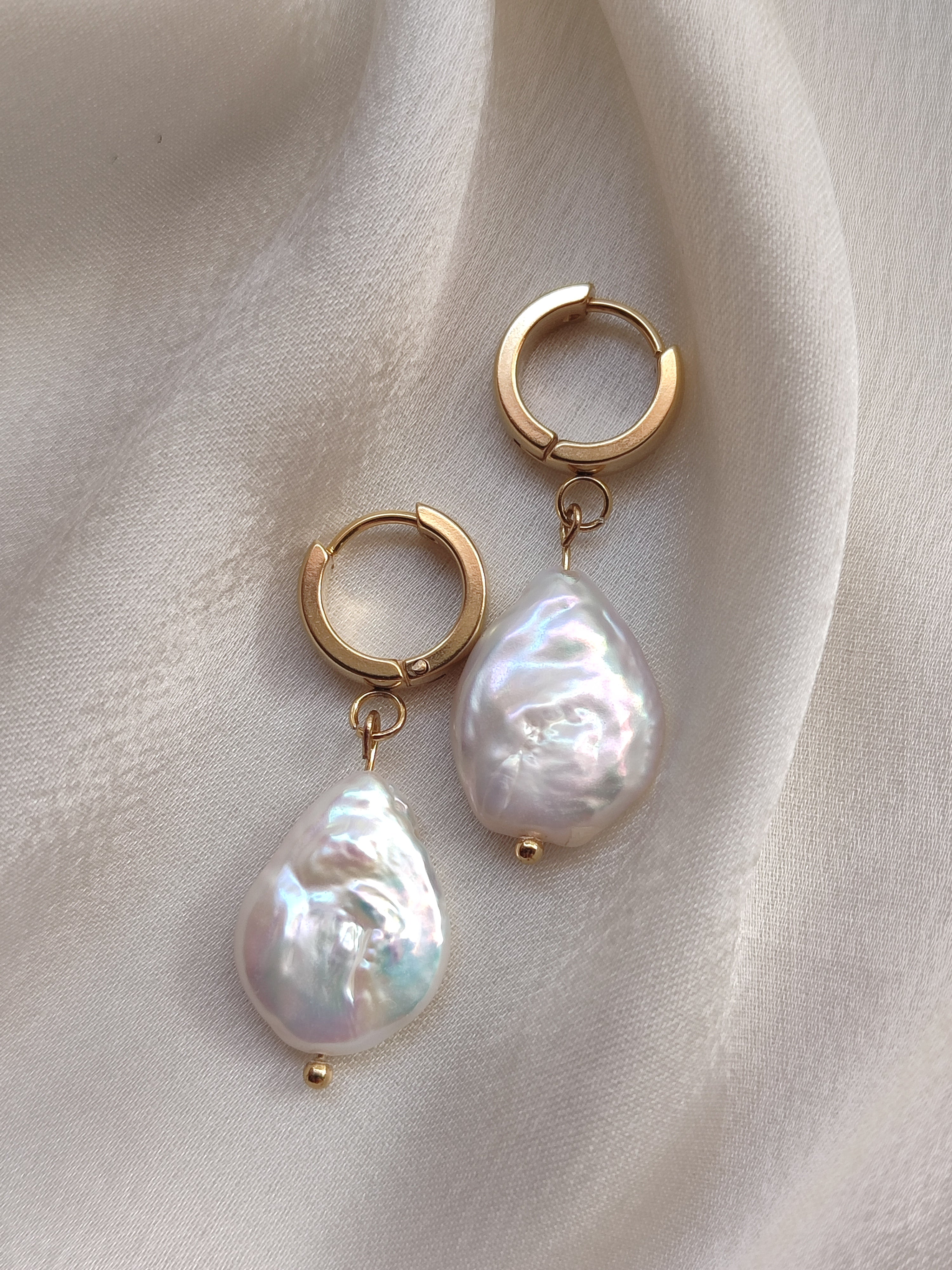 Selēnē Earrings