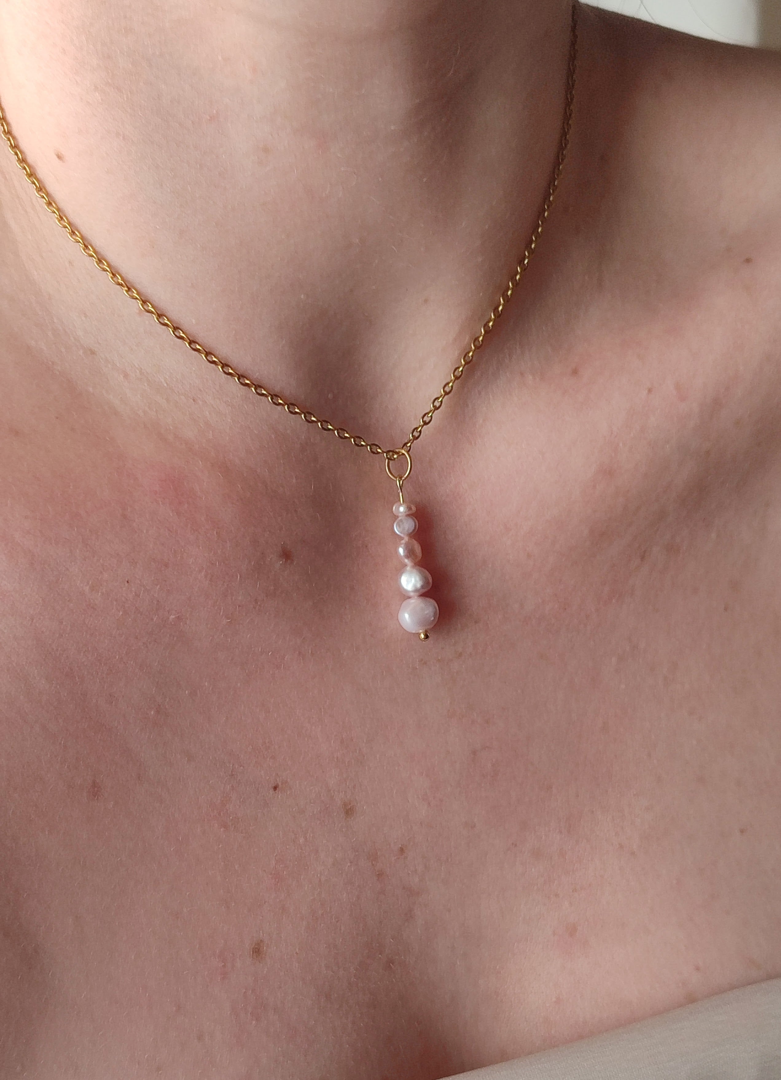 Eōs Necklace